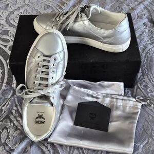 MCM Men’s Metallic Silver Low-Top Sneakers